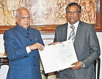 Governor Banwarilal Purohit handing over appointment order to Kaliraj
