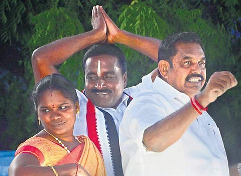 Chief Minister Edappadi K Palaniswami campaigning for AIADMK candidate  Narayanan at Munnirpallam in Tirunelveli | V KARTHIKALAGU