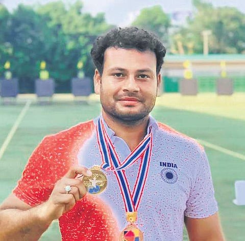 Vivek Chikara won gold in the 2019 Asian Para Archery Championships