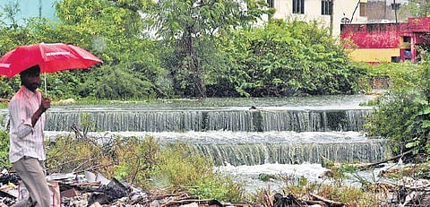 Araabath lake near Thirumulvoyal overflowing following recent rains | P Jawahar