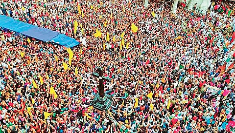 Thousands of faithful gathered at Marthoma Cheriyapalli in Kothamangalam to reenact the historic Coonan Cross Oath on Sunday (Photo |  EPS)