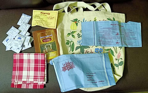 The return gift was also environment-friendly, a cloth bag, two seed balls and a cotton towel.