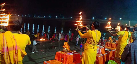 Special Saryu Aarti was conducted to mark the Ayodhya verdict. (Photo | EPS/Sana Shakil)