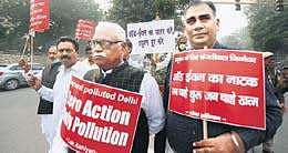 Residents protest against the ‘Odd-Even’ plan in New Delhi. (Photo | Arun Kumar)
