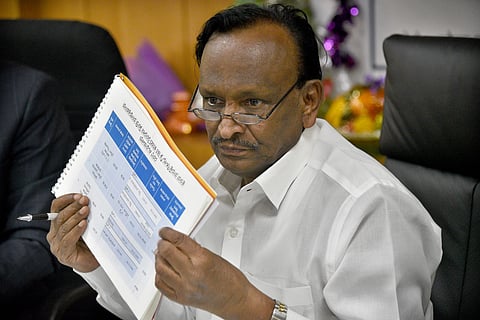 Rebel Karnataka MLA MTB Nagaraj, who has joined BJP, will be accompanied by CM Yediyurappa (File photo| EPS)