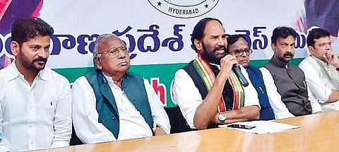 TPCC president Uttam Kumar Reddy speaks to the media at Gandhi Bhavan  in Hyderabad.