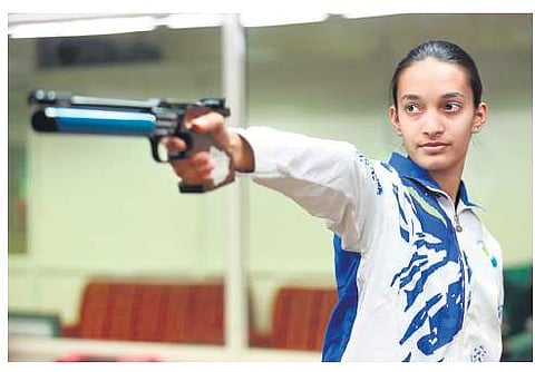 Chinki shot a perfect 100 to finish second in the qualification stage.