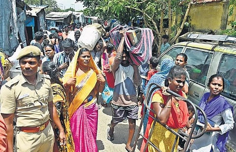 People from Pallavan Nagar Slum being evicted | Ashwin Prasath