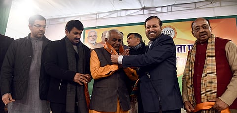 AAP leader Gugan Singh Ranga joins BJP in presence of senior Union minister Prakash Javadekar Delhi BJP President Manoj Tiwari and MPs Parvesh Verma and Vijay Goel in New Delhi on Monday Dec. 30 2019. (Photo | Parveen Negi/EPS)