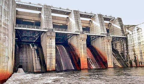 Water leaking from the emergency gate of Rukura dam