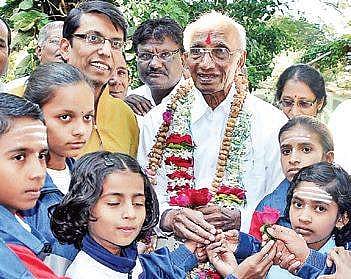 Ko Channabasappa with children
