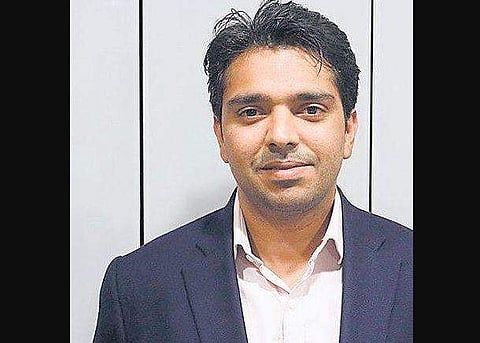 Dr Ashar Agarwal