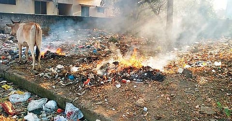 Empty plots in Madambakkam are used to set fire to municipal waste | express