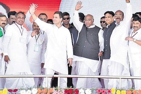 AICC president Rahul Gandhi and other Congress leaders at the party’s Parivartan rally in Kalaburagi  | Express