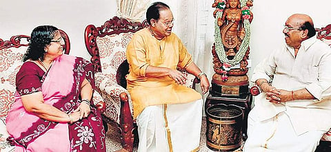 Chalakudy LDF candidate Innocent speaking to SNDP Yogam general secretary Vellappally Natesan at his residence at Kanichukulangara on Wednesday | Express