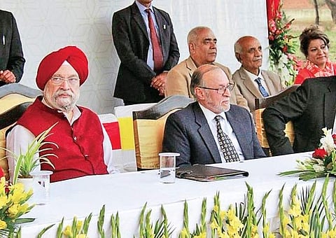 Hardeep Singh Puri, Minister of State for Housing and Urban Affairs, and  L-G Anil Baijal during an event to open the renovated market | twitter