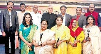 From left to right (back row): TNIE assistant general manager M Chandrasekharan, resident editor Kiran Prakash, Gokulam Group of Companies chairman Gokulam Gopalan, Governor P Sathasivam, TNIE senior vice-president Vignesh Kumar, Faizal & Shabana Foundati