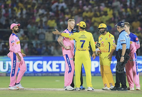 Players of Chennai Super Kings', in yellow, and Rajasthan Royals discuss with an umpire over a No Ball. (Photo | AP)