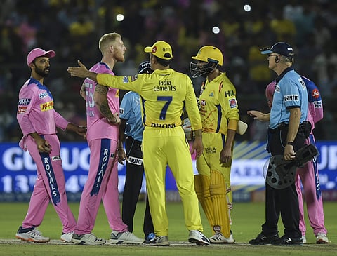 Both Ulhas Gandhe and MS Dhoni were both wrong, says former umpire