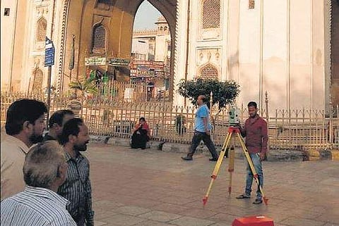 ‘No-hawkers’ zone being marked around Charminar in Hyderabad.