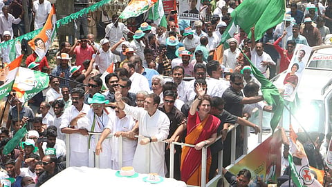 Congress President Rahul Gandhi and AICC general secretary  Priyanka Gandhi greeting party workers in Wayanad. (Photo | TP Sooraj, EPS)