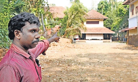 Sarafuddin K showing Elamkulam Mana, the ancestral house of EMS | ARUN ANGELA