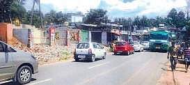 Traffic getting congested at Balaramapuram near Kodinada where the second phase development ends (File image)