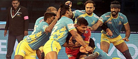 Tamil Thalaivas team during a match against UP Yoddha in the Vivo Pro Kabaddi League Season VI (File photo | Twitter @ProKabaddi)