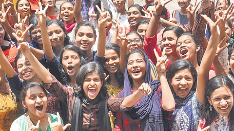Poor SC/ST students who have qualified for government medical and engineering colleges can pay the admission and tuition fees after receiving their scholarship amount.