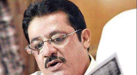 Minister Zameer Ahmed Khan addresses the press at Vikasa Soudha on Wednesday  | Nagaraja Gadekal 