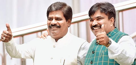 Newly inducted ministers H Nagesh and R Shankar | nagaraja gadekal