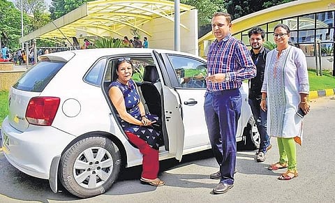 (From left)Vijayalakshmi Rao, Suneel Hadlii, Gaurav Naik and Poornima Prahlad carpool with Kalmesh Sambrani to reach Manyata Tech Park  Pandarinath B