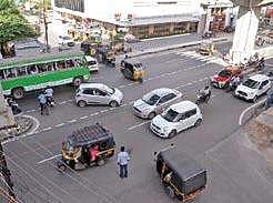 The messy traffic at Woodlands Junction on Sunday. ( Photo |  A Sanesh, EPS)
