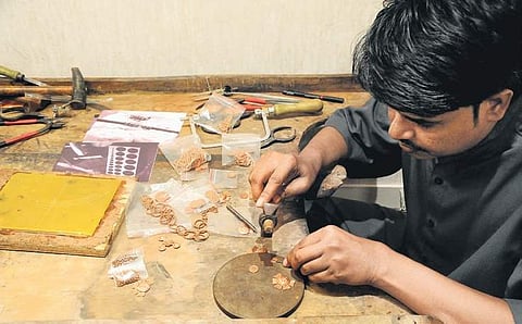 Sumit, the master craftsman whose association with the brand dates back many years. 