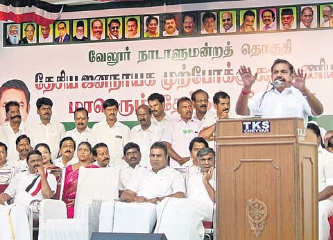 Chief Minister Edappadi K Palaniswami canvassing for votes in favour of AIADMK alliance candidate AC Shanmugan during the election campaign at KV Kuppam  in Vellore on Sunday | dinesh S