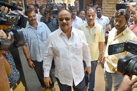 Suspended Karnataka Congress MLA Roshan Baig (File | EPS)