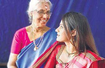 From left, Kalamandalam Mohana Thulasi and Kavitha Raveendranathen