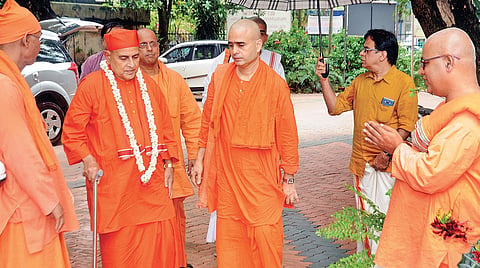 Ramakrishna Mission deputy chairman Gauthamanand Maharaj arriving at the Sree Ramakrishna Ashram in Vyttila on Saturday. The Maharaj then conducted a satsang for devotees | EXPRESS