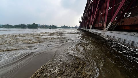 The barrage had initially seen a discharge of one lakh cusecs by Sunday afternoon, triggering a 'low flood' alert. 