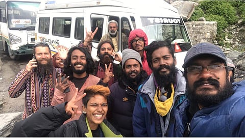 Sanal Kumar with the crew of Kayattam
