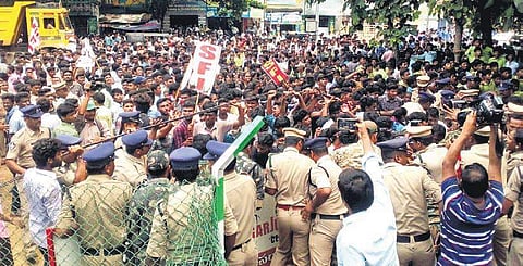 Police lathi-charge students at the Collectorate in Vizianagaram on Thursday (Photo |EPS)