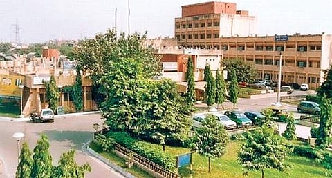 A notice at Lal Bahadur Shastri Hospital says it has no anti-rabies vaccine. | Express Photo Services