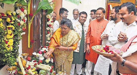 Minister Shashikala Jolle offers pooja at her office at Vidhana Soudha in  Bengaluru on Wednesday | Express