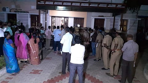 File photo of police and relatives of murdered former Tirunelveli mayor M Uma Maheswari gather infront of her residence. (Photo | EPS)