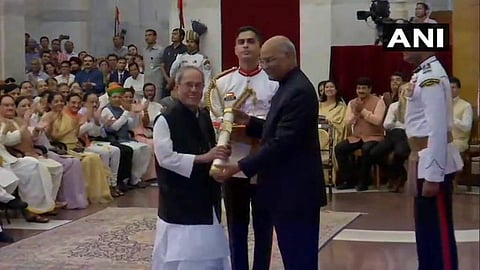 President Ram Nath Kovind honouring former President and his predecessor Pranab Mukherjee with Bharat Ratna (Photo | ANI/Twitter)