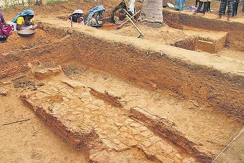 Parse Keezhadi findings without political pulls