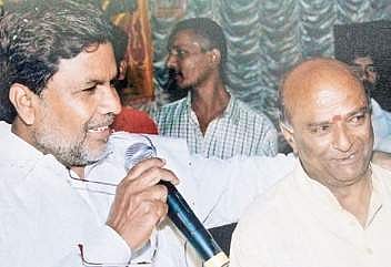 ) with  former CM Siddaramaiah  I Express
