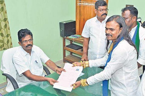 Hari filing  nomination for the Nanguneri by-election  at  taluk office|  V Karthikalagu