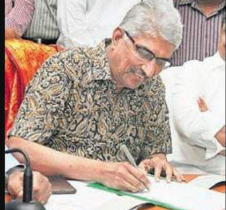  Senior journalist Devulapalli Amar (Photo |EPS)