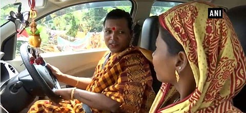 Breaking all social barriers, Rani stood strong and refused to beg for a livelihood in trains and on footpaths. ( Photo | ANI )